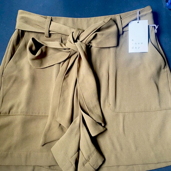 New with tags women shorts - Picture 1 of 3